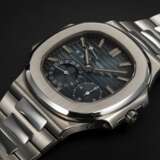 PATEK PHILIPPE, NAUTILUS REF. 3712/1A-001, A STEEL AUTOMATIC WRISTWATCH WITH DATE, MOON-PHASE, AND POWER RESERVE (4 DOT, SECOND SERIES) - Foto 1
