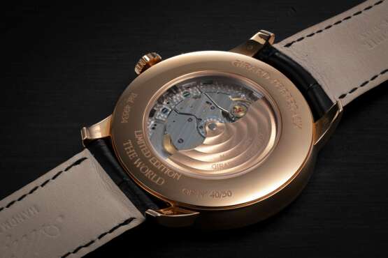 GIRARD-PERREGAUX, 1966 'THE WORLD' REF. 49534, A LIMITED EDITION GOLD WRISTWATCH WITH CLOISONNÉ ENAMEL DIAL - Foto 2
