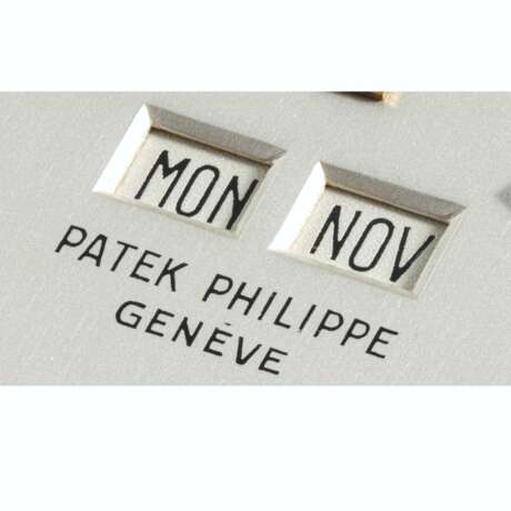 PATEK PHILIPPE, REF. 2438-1, A RARE GOLD PERPETUAL CALENDAR WRISTWATCH WITH SWEEP CENTRE SECONDS - Foto 6