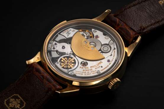 PATEK PHILIPPE, REF. 3979J, AN AUTOMATIC GOLD MINUTE REPEATING WRISTWATCH - Foto 2