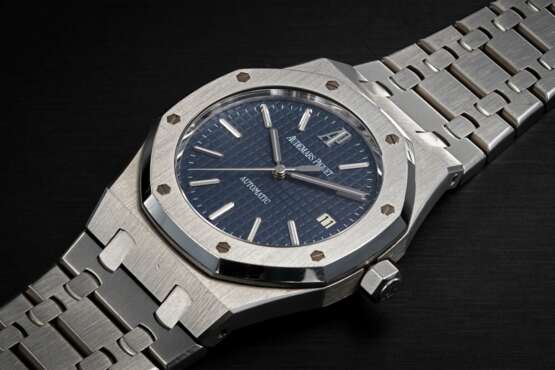 AUDEMARS PIGUET, ROYAL OAK REF. 15300ST, A STEEL AUTOMATIC WRISTWATCH - фото 1