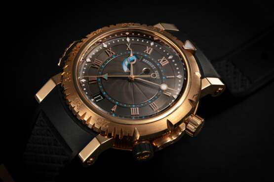BREGUET MARINE ROYALE REF. 5847, A GOLD AUTOMATIC DIVER’S WATCH WITH ALARM FUNCTION - фото 1
