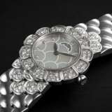 PATEK PHILIPPE, REF. 4872/1G, A FINE GOLD AND DIAMOND-SET BRACELET WATCH WITH MOTHER-OF-PEARL DIAL - фото 1