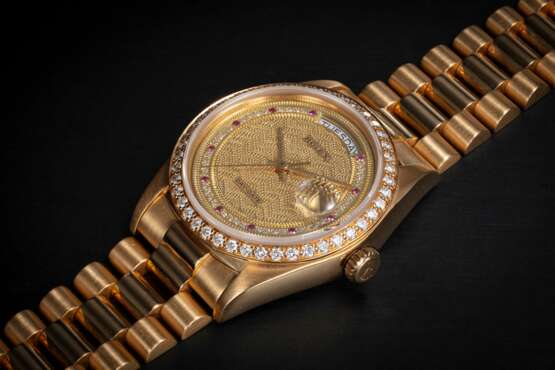 ROLEX, OYSTER PERPETUAL DAY-DATE REF. 18048, A RARE GOLD AND DIAMOND-SET AUTOMATIC WRISTWATCH - фото 1