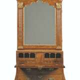 A GEORGE I FIGURED-WALNUT AND GILT-GESSO BOMBE SECRETAIRE-CABINET - фото 1