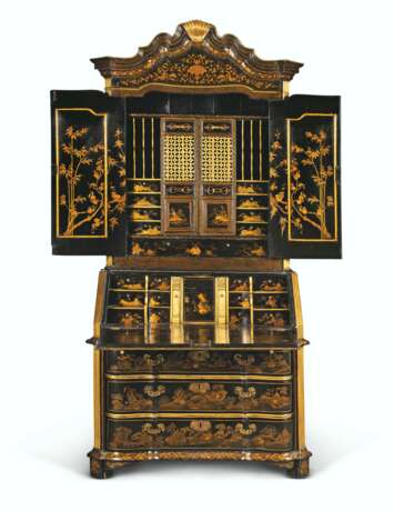 A CHINESE EXPORT BLACK AND GILT-LACQUERED BUREAU-CABINET - photo 1