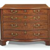 A GEORGE III MAHOGANY AND INDIAN ROSEWOOD-BANDED SERPENTINE DRESSING-COMMODE - photo 1