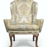 A GEORGE I WALNUT WING ARMCHAIR - photo 1