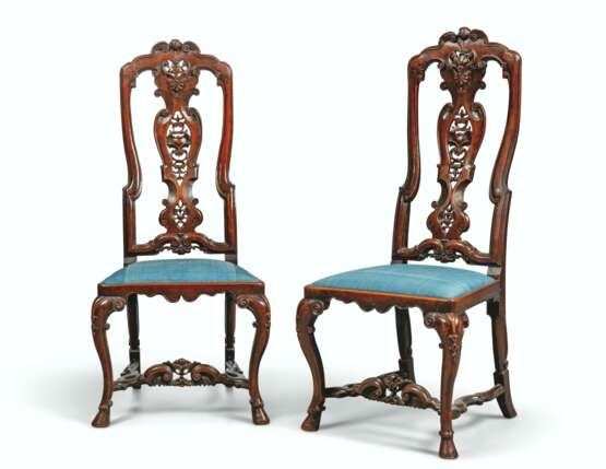 A PAIR OF GEORGE I WALNUT SIDE CHAIRS - photo 2