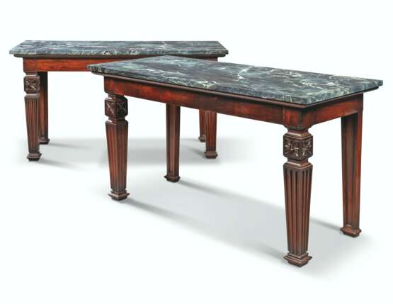 A PAIR OF SCOTTISH GEORGE IV GREEK REVIVAL MAHOGANY SIDE TABLES - фото 1