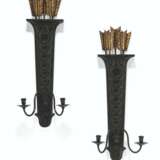 A PAIR OF FRENCH BRONZED AND GILT WALL-LIGHTS - фото 1