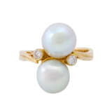 Ring mit 2 Perlen und 2 Brillanten von zusammen ca. 0,1 ct, - фото 2
