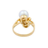Ring mit 2 Perlen und 2 Brillanten von zusammen ca. 0,1 ct, - фото 4