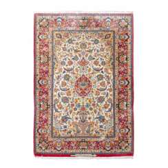 Orientteppich mit Seide. ISFAHAN/IRAN, 20. Jahrhundert, 160x111 cm.