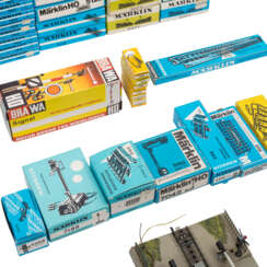 MÄRKLIN extensive bundle of tracks and accessories for the H0 layout,