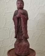 Handgemalt. Antike Tibetische Buddha aus Holz