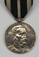 Hohenzollern: Silberne Erinnerungsmedaille an Fürst Carl Anton.