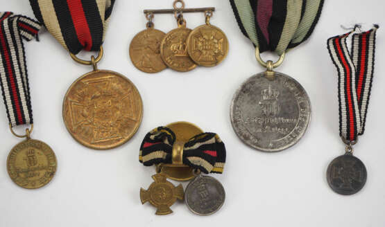 Preussen: Kriegsdenkmünze 1870/71, in Bronze und Stahl, mit Miniaturen. - photo 1