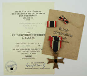 Kriegsverdienstkreuz, 2. Klasse mit Verleihungstüte und Urkunde für einen Untergruppenführer im RLB Wiesbaden.