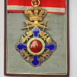 Rumänien: Orden des Stern von Rumänien, 2. Modell (1932-1947), Komturkreuz mit Schwertern über dem Kreuz, im Etui. - фото 3