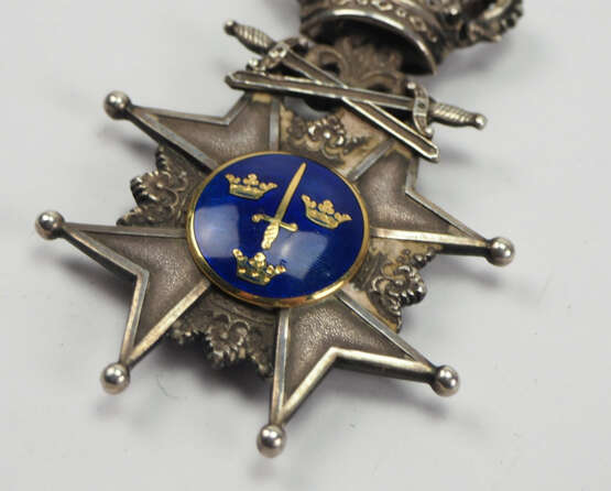Schweden : Königlicher Schwert-Orden, 2. Modell, 2. Typ (1920-1951), Silbernes Kreuz. - photo 2