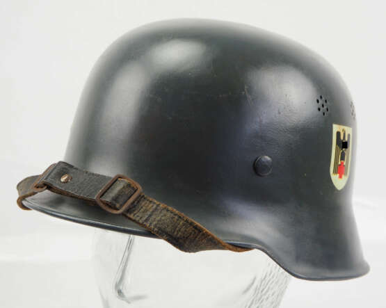 Rotes Kreuz: Stahlhelm. - фото 1