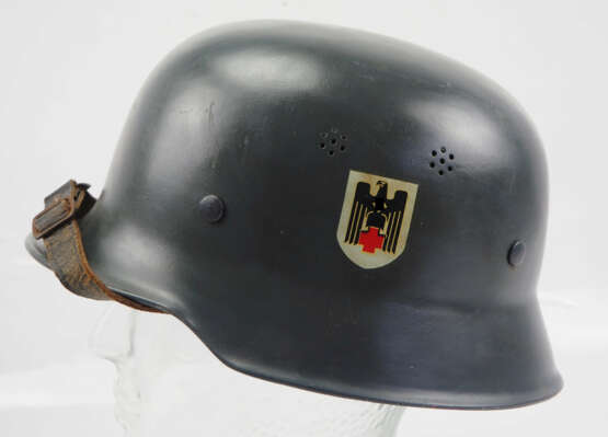 Rotes Kreuz: Stahlhelm. - фото 2