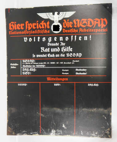 "Hier spricht die NSDAP" Haustafel - Kartonage. - Foto 1
