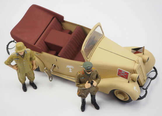 Schuco: Mercedes Benz 170V Cabrio - Afrika Korps mit 2 Mann. - photo 2