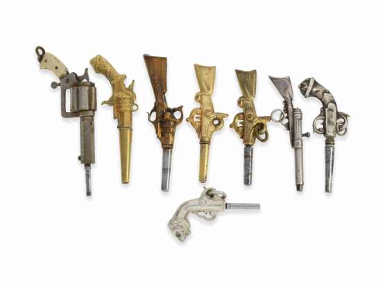 Uhrenschlüssel: interessantes Konvolut von 8 Uhrenschlüsseln in Pistolenform, 1800-1850 - фото 2