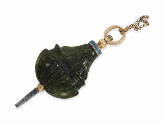 Taschenuhrenschlüssel: extrem rarer goldener Spindeluhrenschlüssel aus geschnittenem Stein, ca.1800 - фото 2