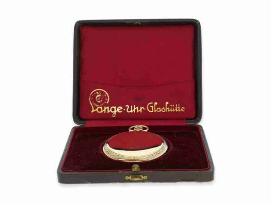 Taschenuhr: seltene A. Lange & Söhne Goldsavonnette aus der Zeit des Art déco mit Originalbox, No. 53764 - фото 2