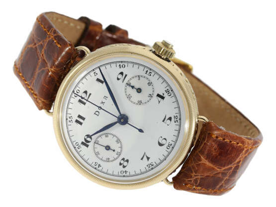 Armbanduhr: hoch attraktiver, früher, goldener "oversize" Doxa Kronendrücker-Chronograph mit Emaillezifferblatt, ca. 1920 - photo 1