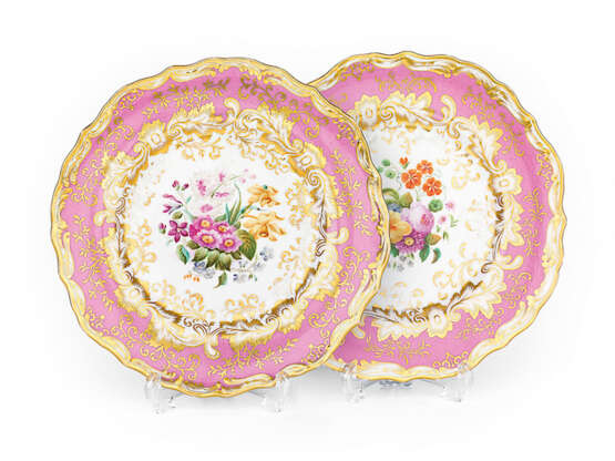 A Pair of Porcelain Plates - фото 1