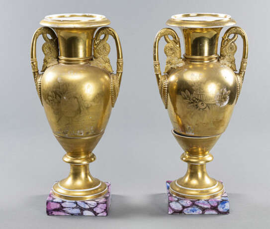 Paar Empire-Vasen mit Schwanenhenkeln - Foto 2