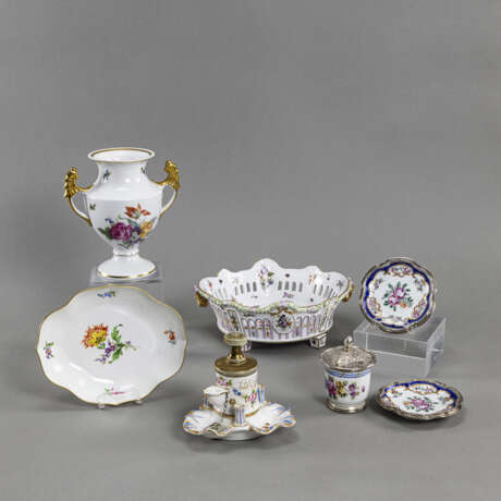 Zwei Schalen, Vase, Räuchergefäß, Becher - photo 1