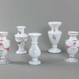 Fünf Milchglas-Vasen - фото 2