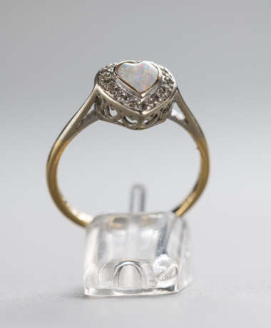 Ring in Herzform mit Opal - фото 3