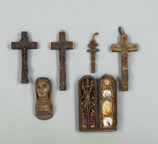Vier Reliquien, Kreuzanhänger und Kopf einer Heiligen - Foto 1