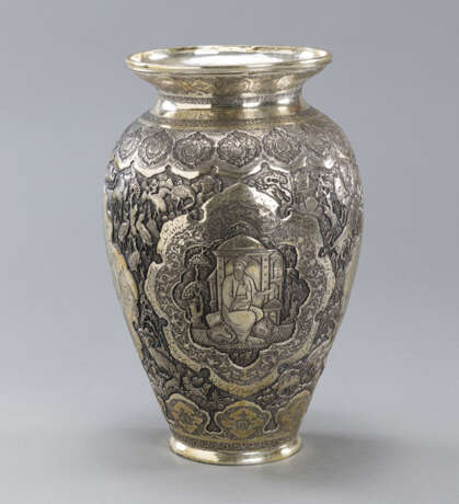 Feine Répousse-Vase aus Silber - photo 1