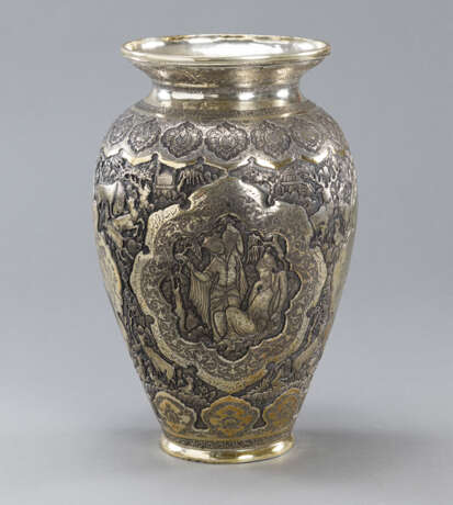 Feine Répousse-Vase aus Silber - Foto 3