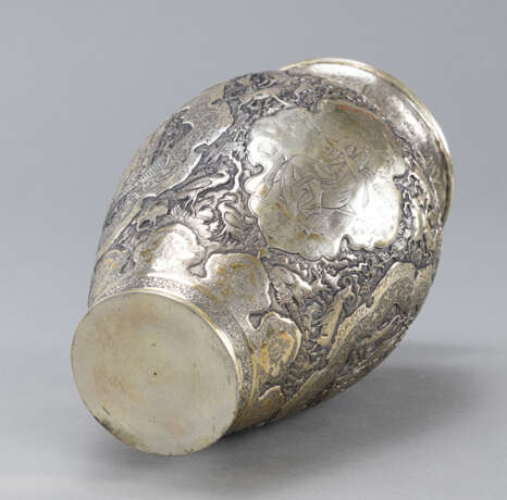 Feine Répousse-Vase aus Silber - photo 5