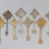 Acht Kreuze aus Metall - Foto 2