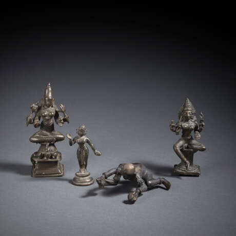 Gruppe von vier Bronzen, u.a. Shiva - photo 1