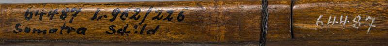Kris in Scheide aus Bambus mit Holzgriff und Kurzdolch mit gravierter Klinge und Montur aus Metall - Foto 4