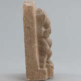 Stele aus Sandstein mit Darstellung des Ganesha - photo 2