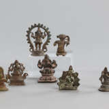 Sieben Figuren aus Bronze mit Darstellungen von Ganesha - photo 2