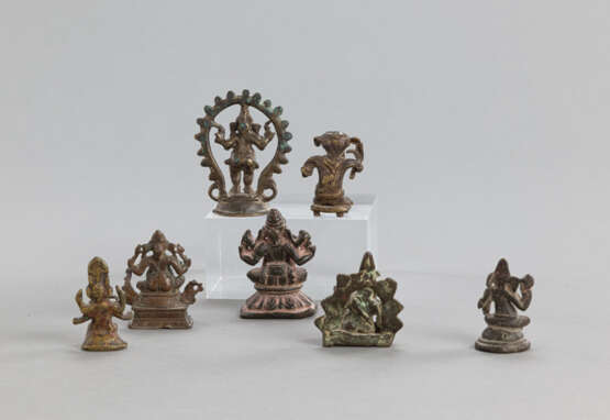 Sieben Figuren aus Bronze mit Darstellungen von Ganesha - photo 2