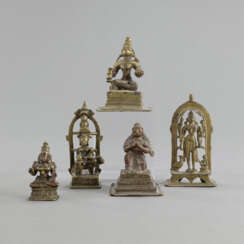 Fünf Figuren aus Bronze mit Darstellungen von diversen Göttern u.a. Bhu und Garuda