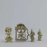 Vier Figuren aus Bronze mit zwei Darstellungen der Sri Devi, Krishna und Hanuman - photo 1
